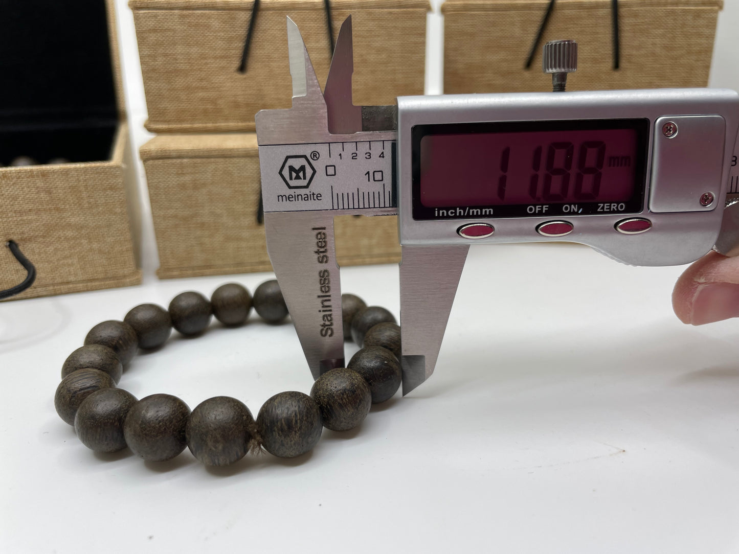 沉香手串(圓珠。限量版)